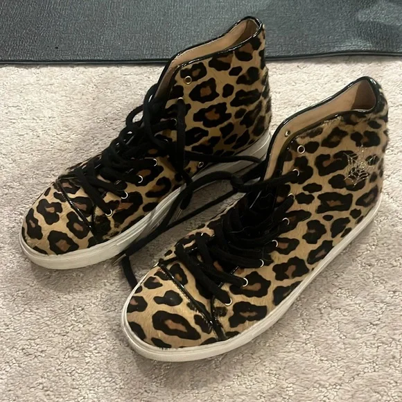 Leopard Print High-Top Sneakers - Picture 2 of 5